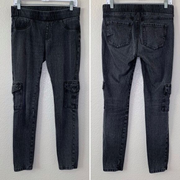 CAbi Black Pull On Black Cargo Pants - Picture 1 of 11